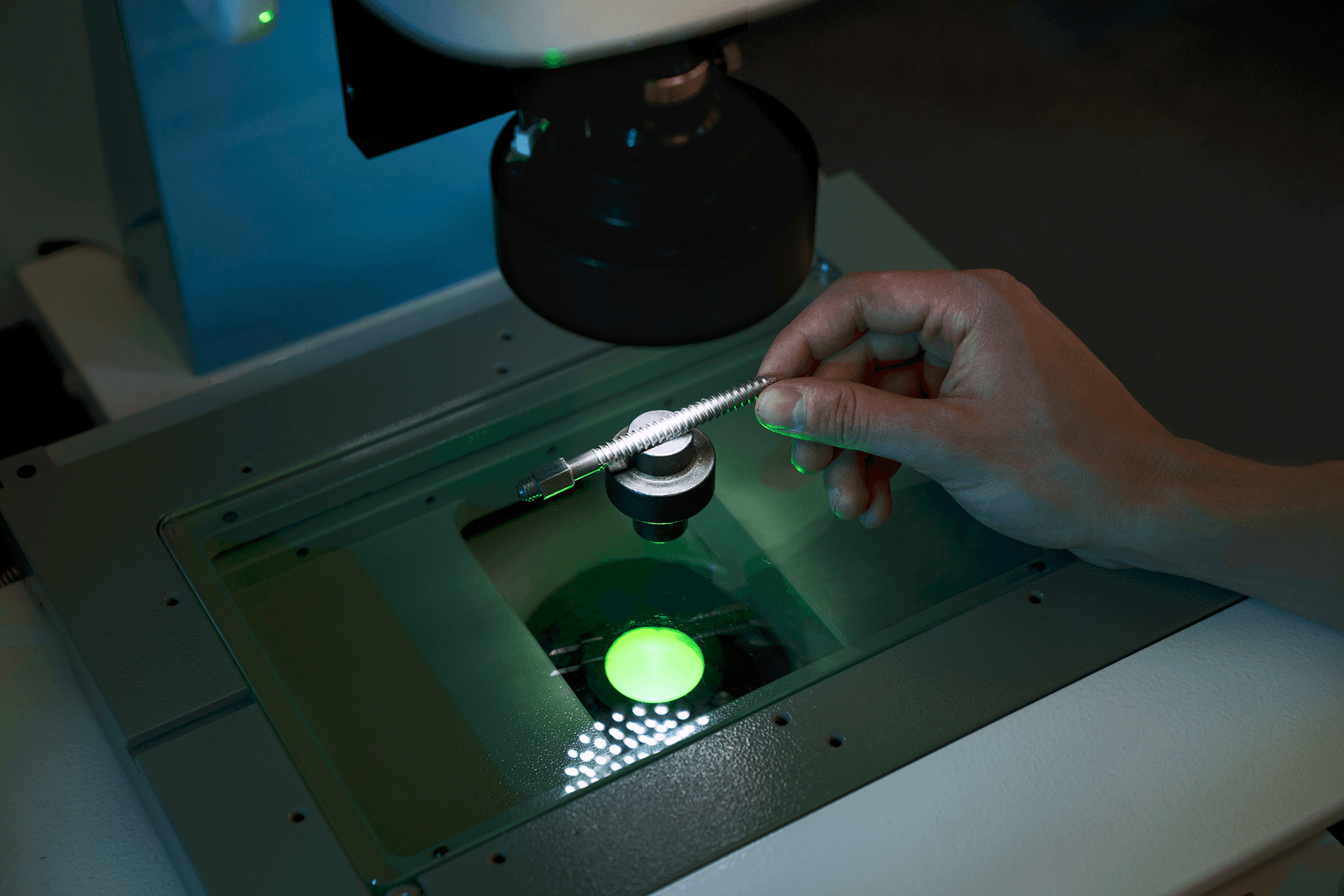 Special screws and projects for industry